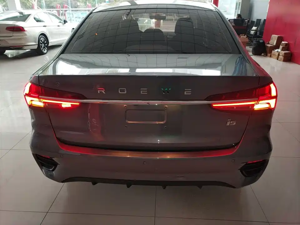 Roewe i5