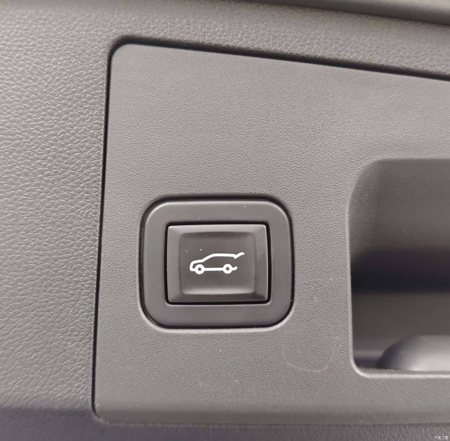 Cadillac XT4, 2019 10
