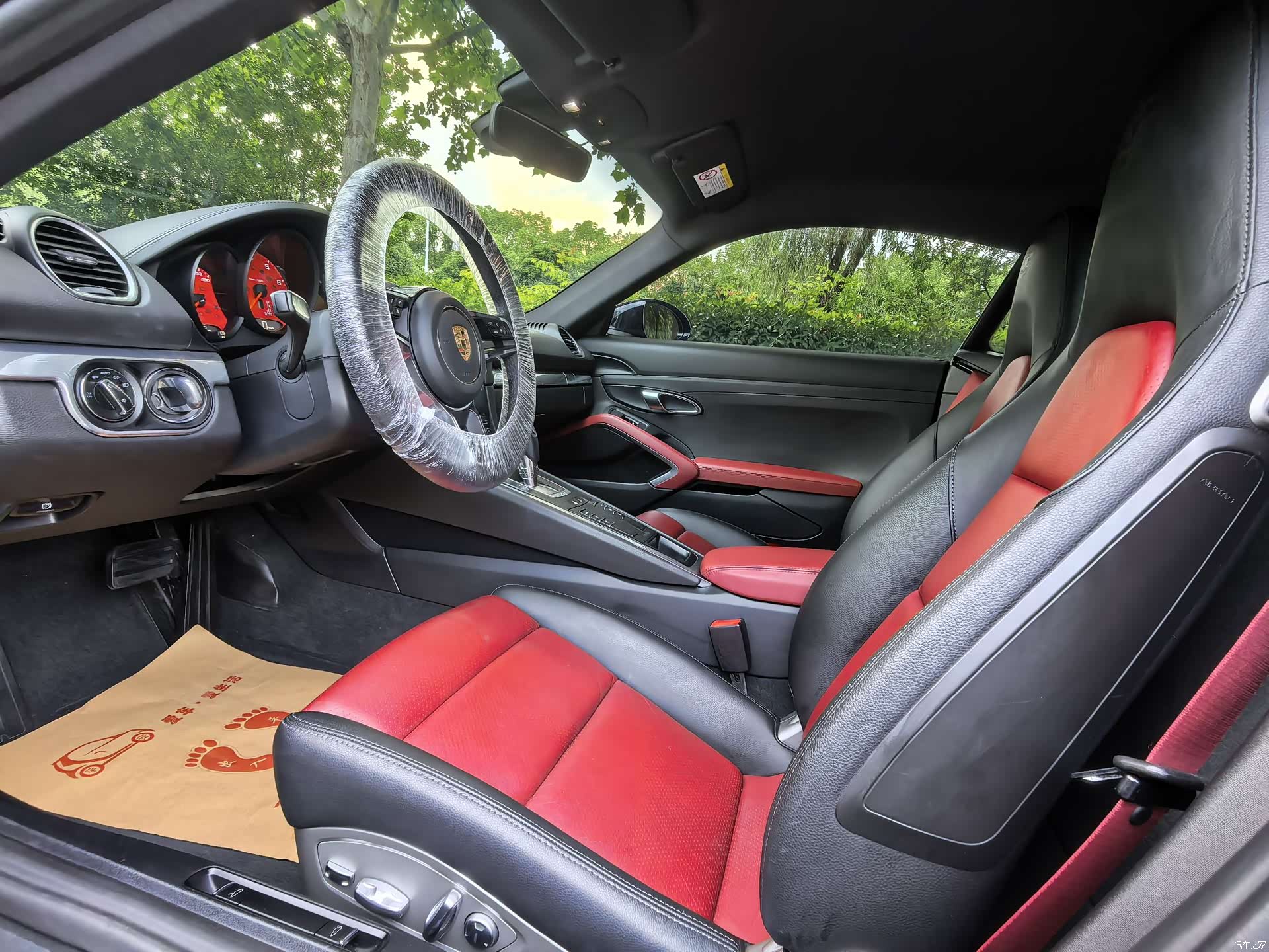 Porsche Cayman, 2019 11