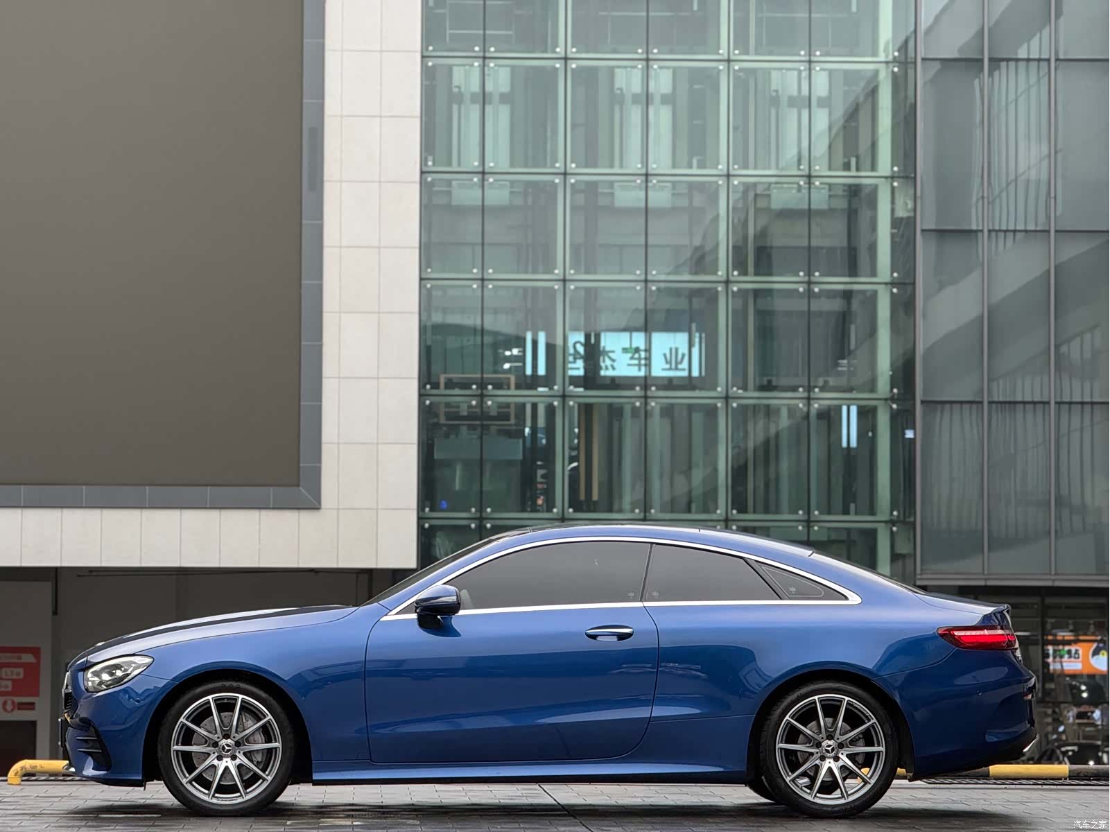 Mercedes-Benz E-Class, 2023 6