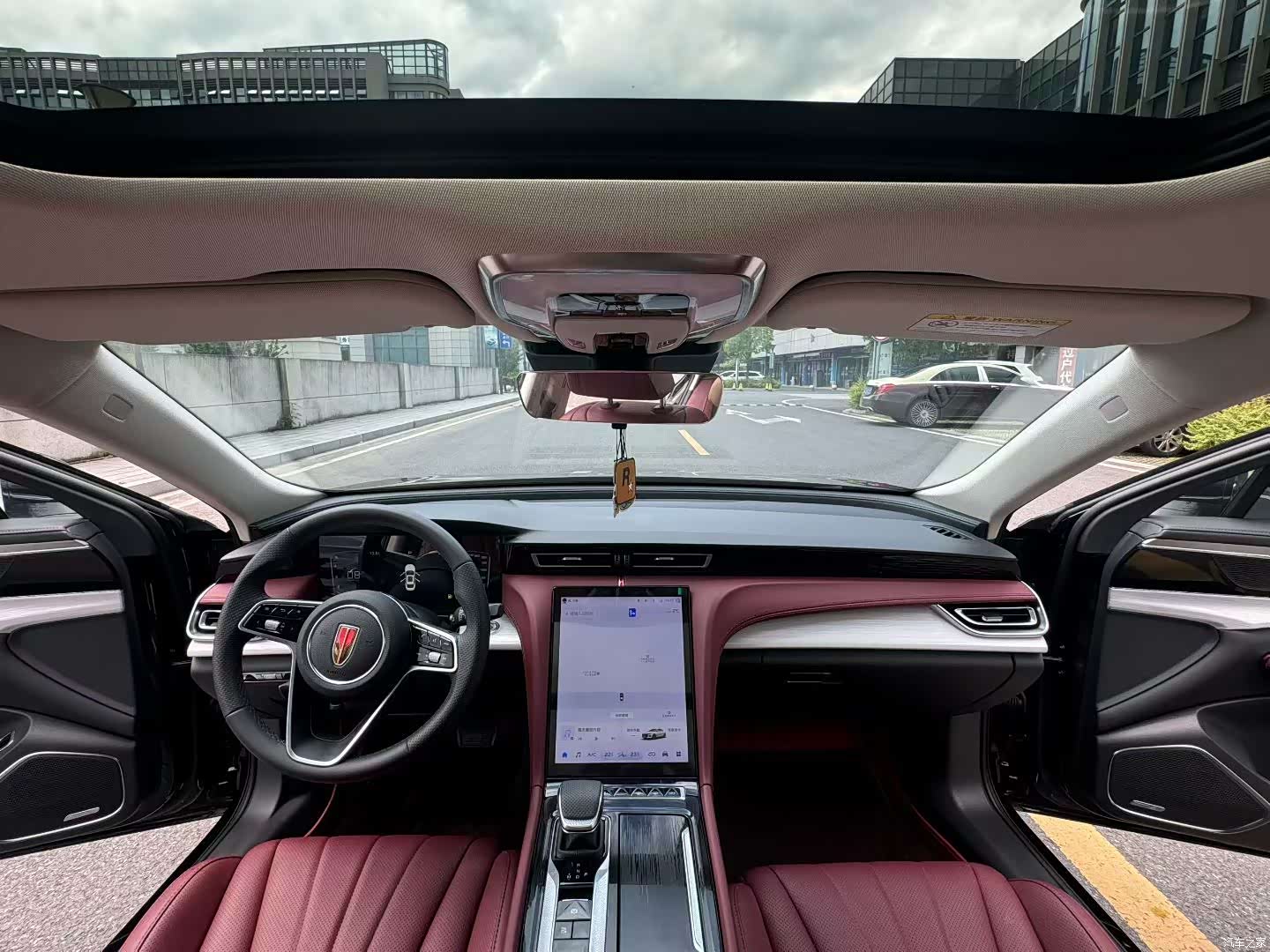 Hongqi H5, 2025 8