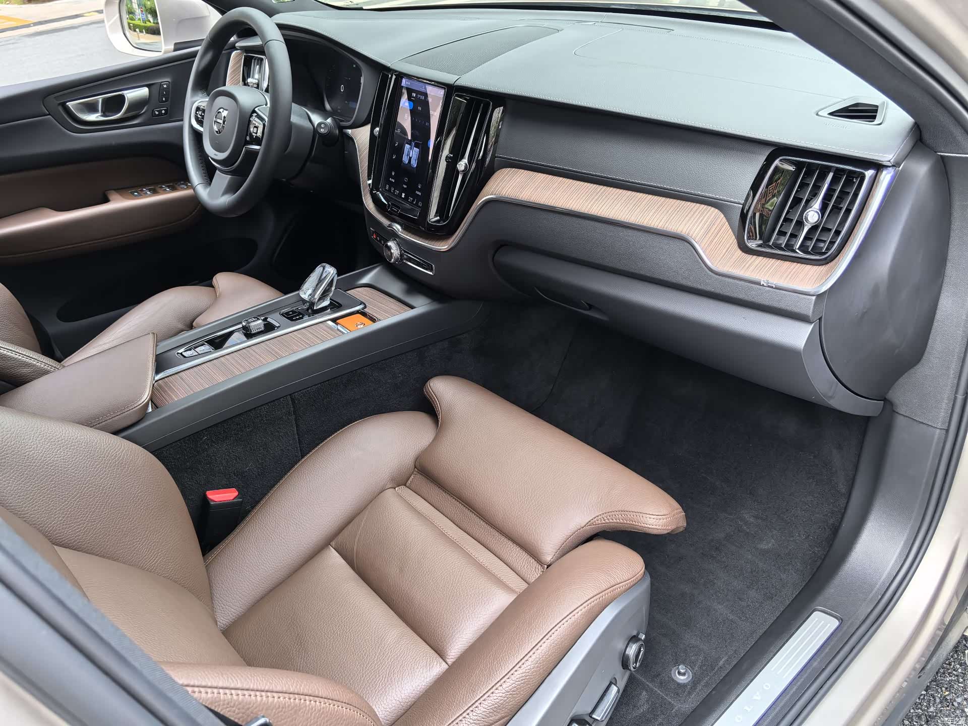 Volvo XC60, 2023 11