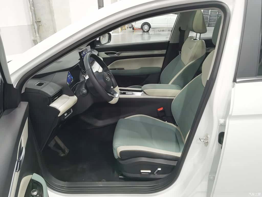 Geely Emgrand, 2023 10