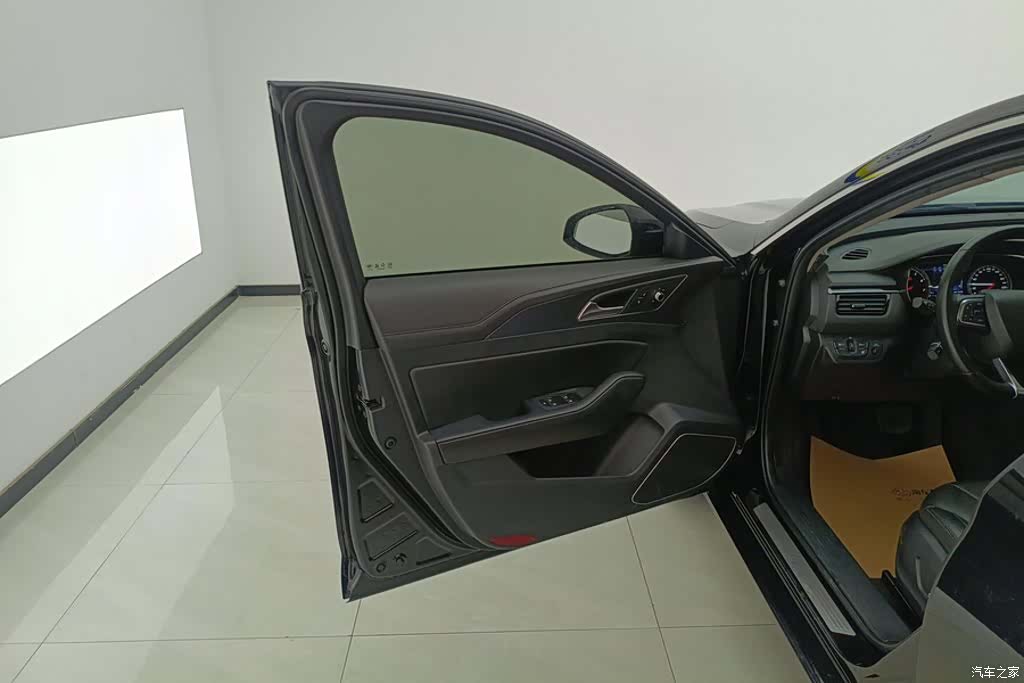 Hongqi H5, 2021 7