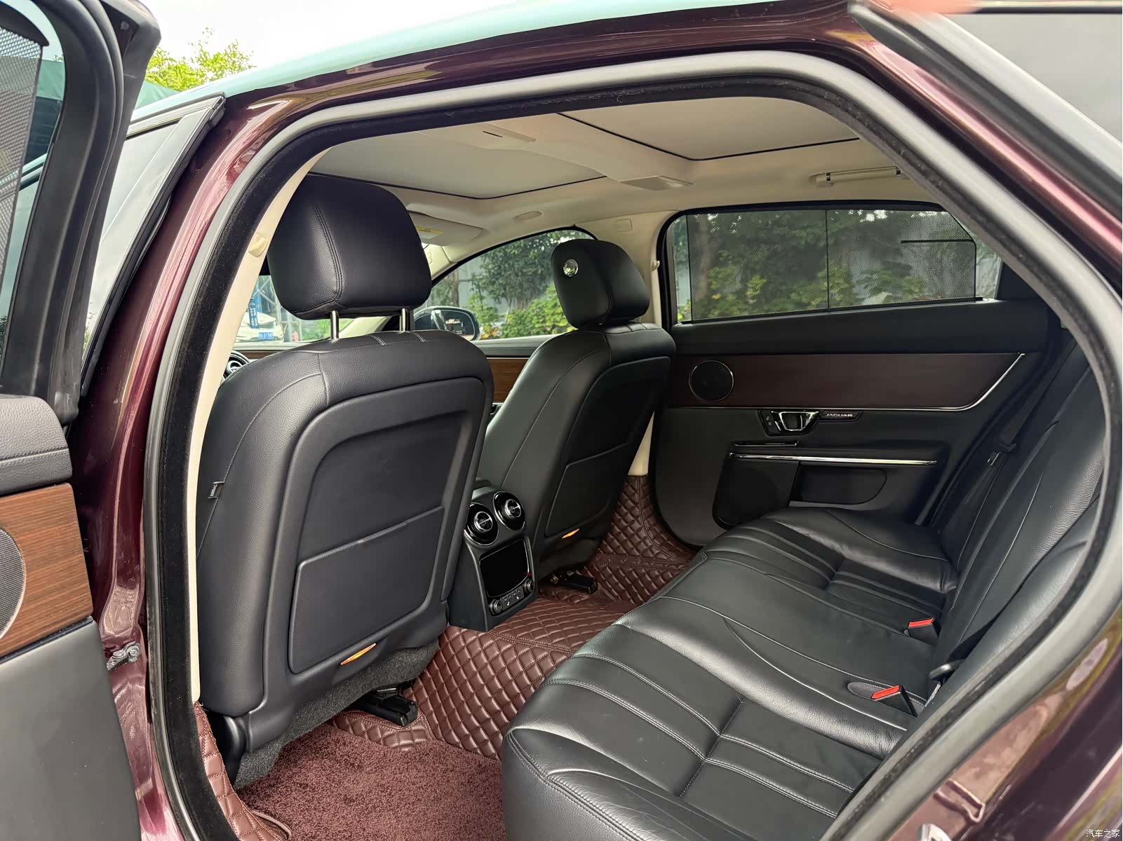 Jaguar XJ, 2017 6