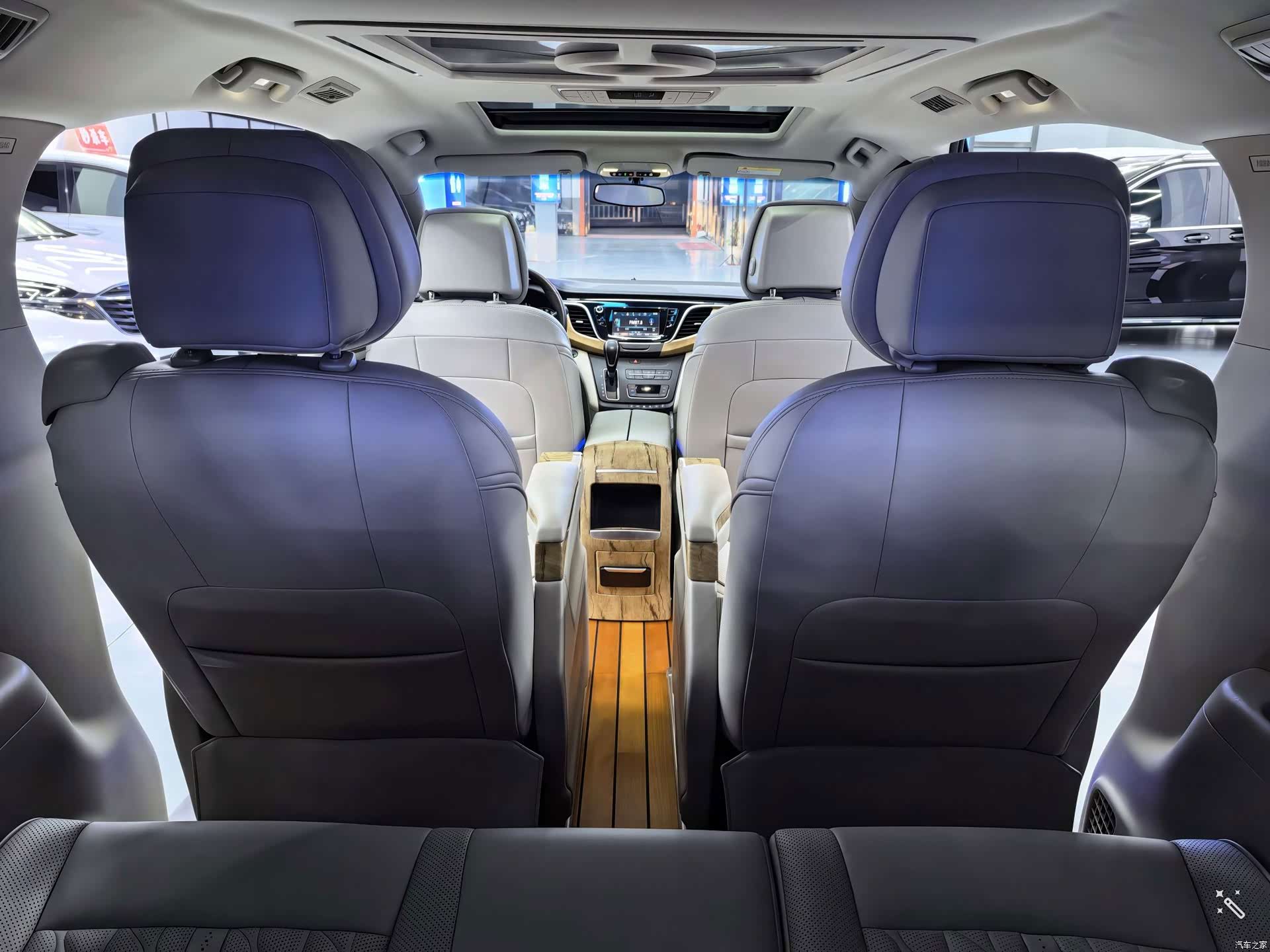 Buick GL8, 2019 13