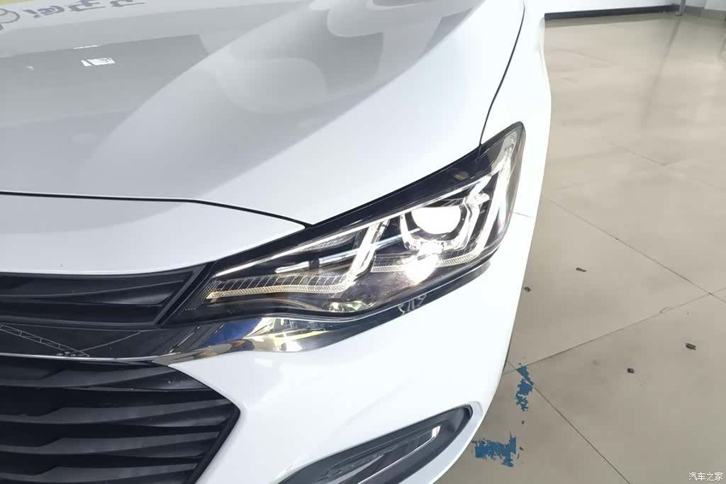 Chevrolet 320, 2022 все фото