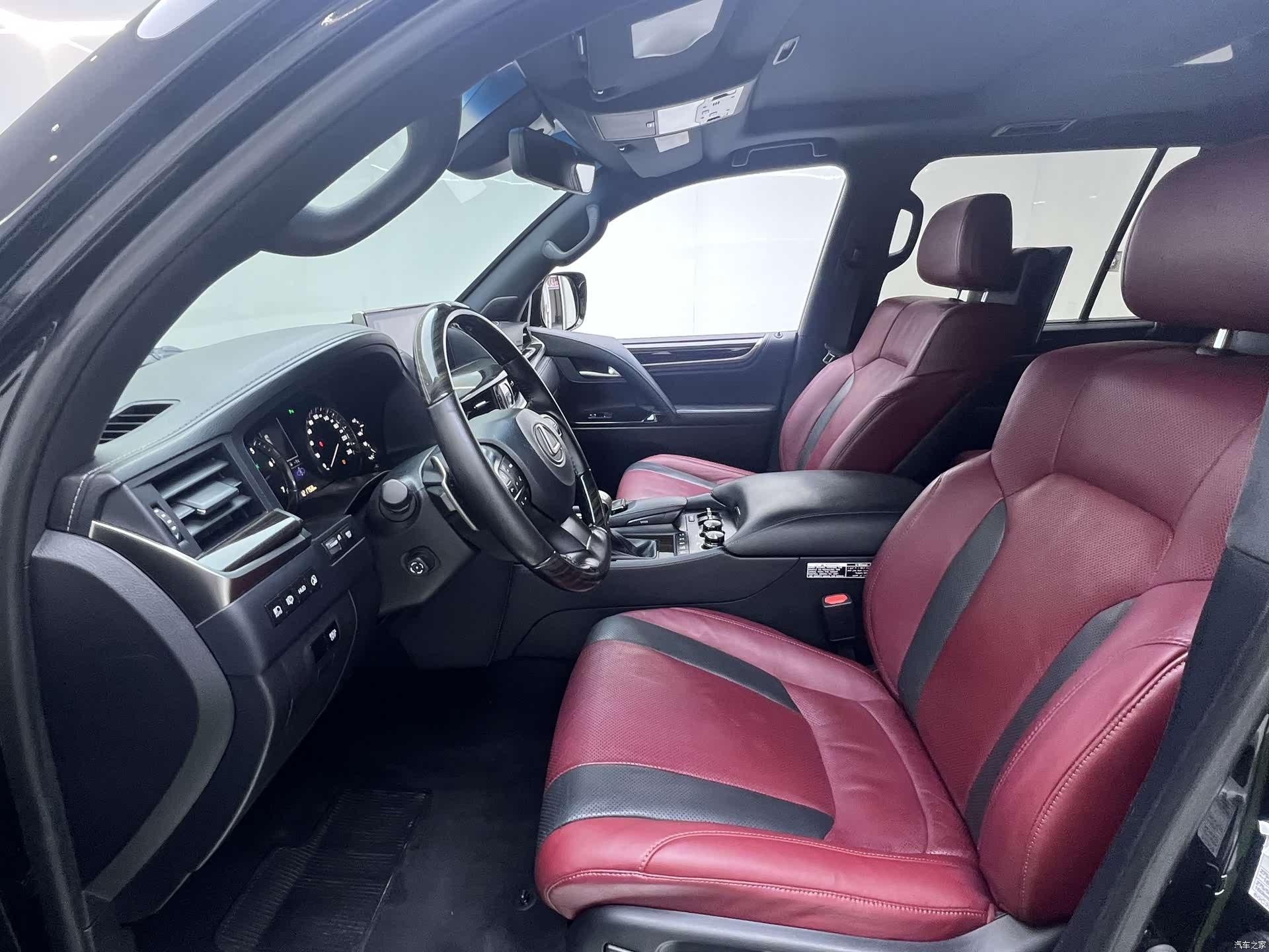 Lexus LX, 2019 26