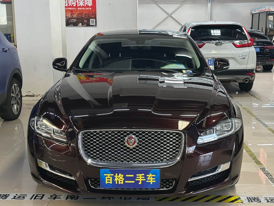 Jaguar XJ