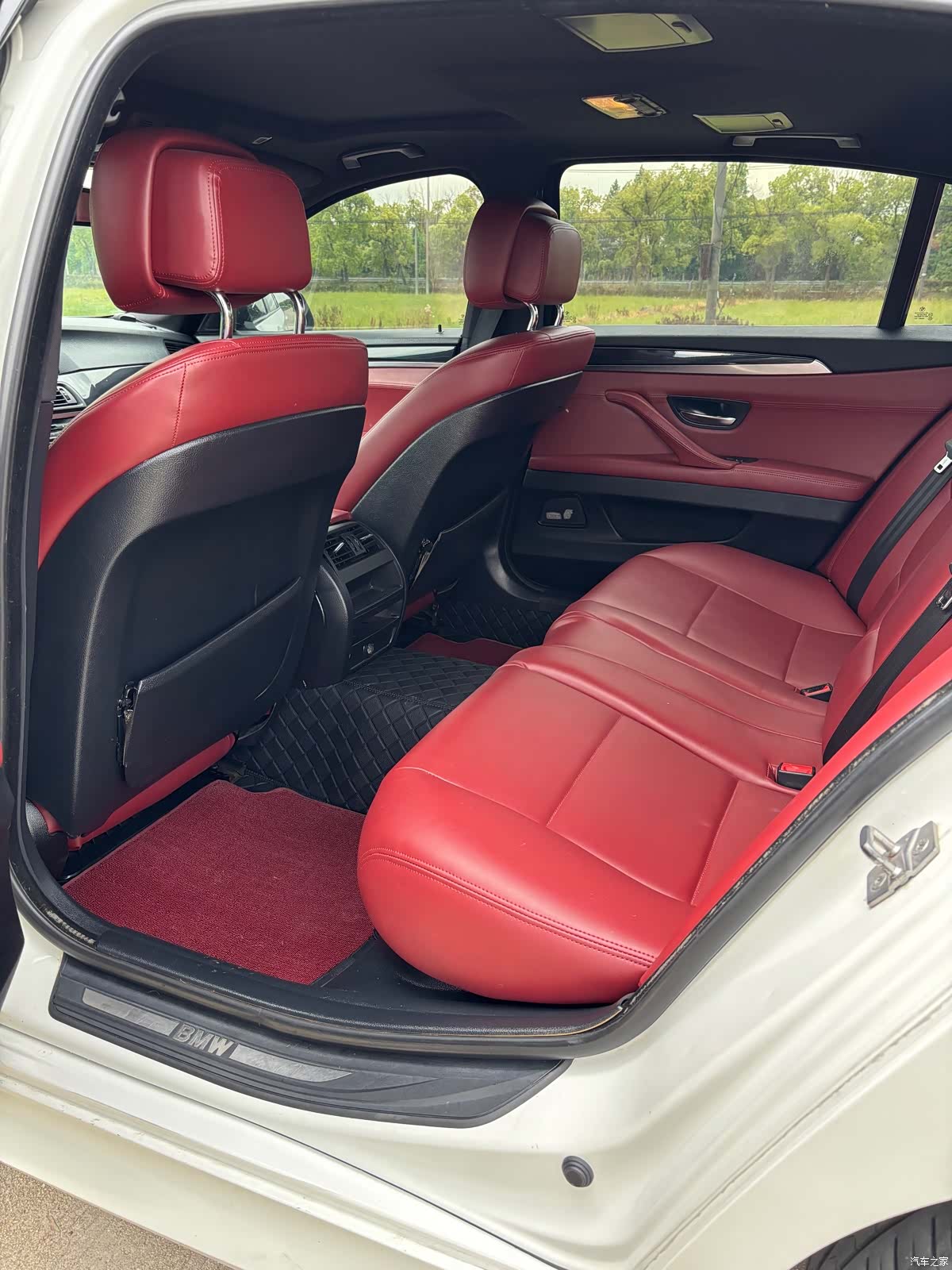 BMW 5 Series, 2011 10