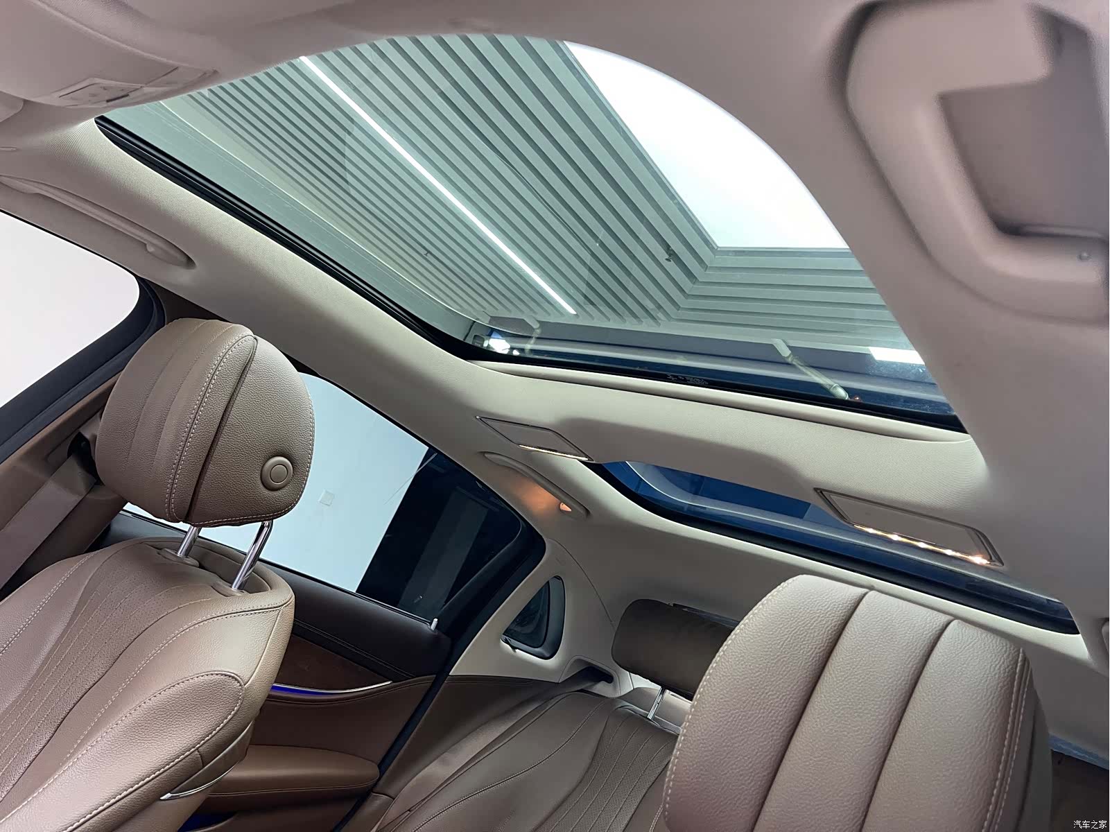 Mercedes-Benz E-Class, 2018 14
