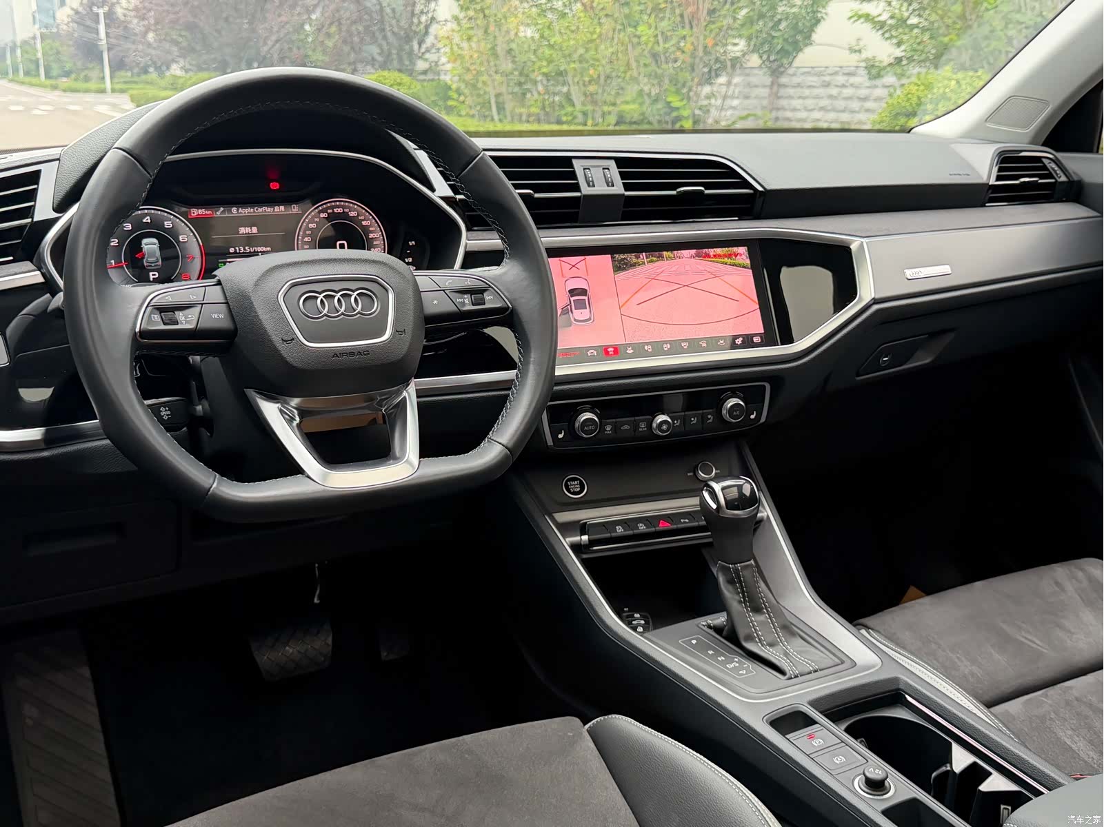 Audi Q3, 2022 10