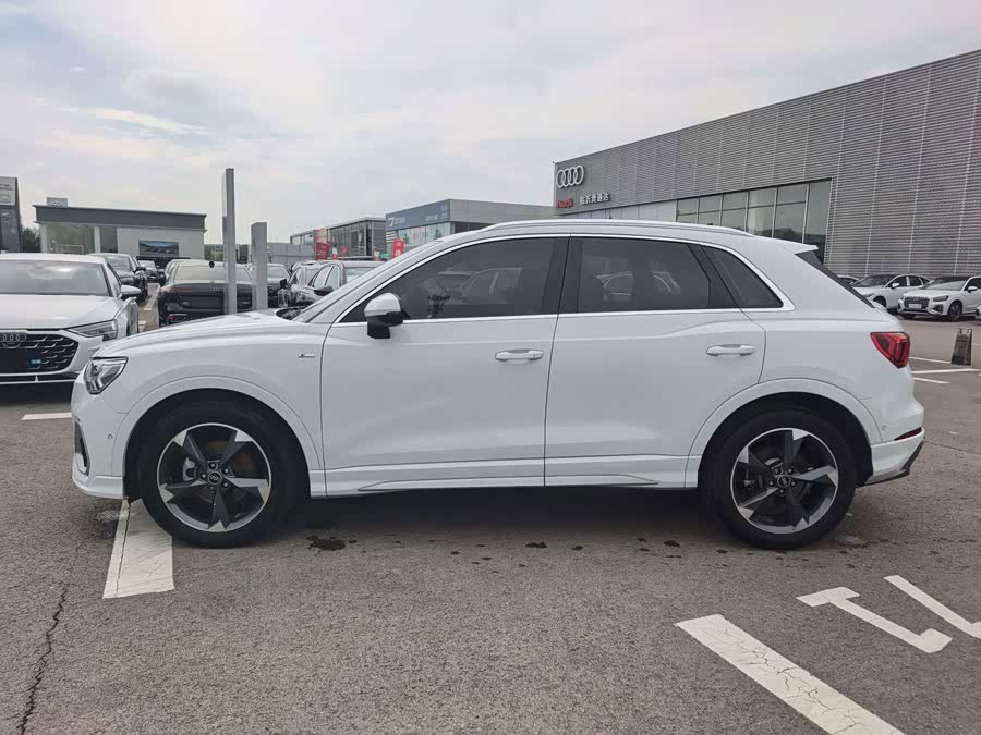 Audi Q3 2021, фото 3