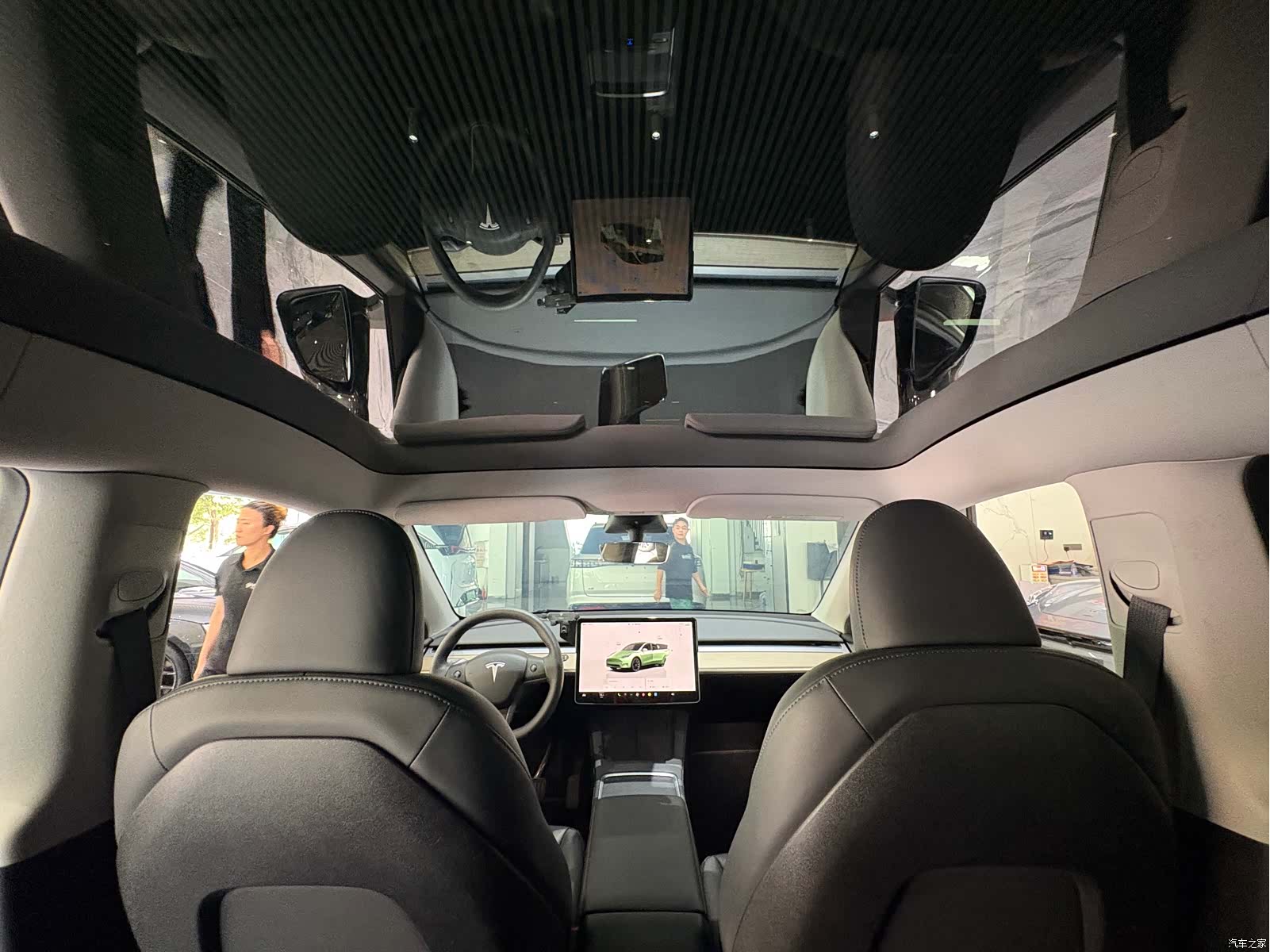 Tesla Model Y, 2023 21