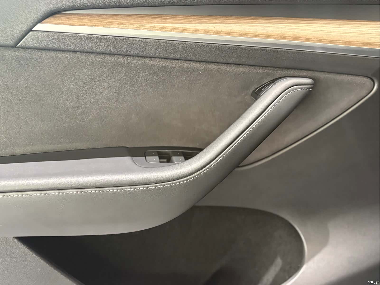 Tesla Model Y, 2023 22