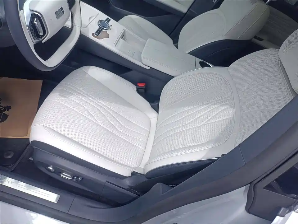 Geely Galaxy Galaxy E8