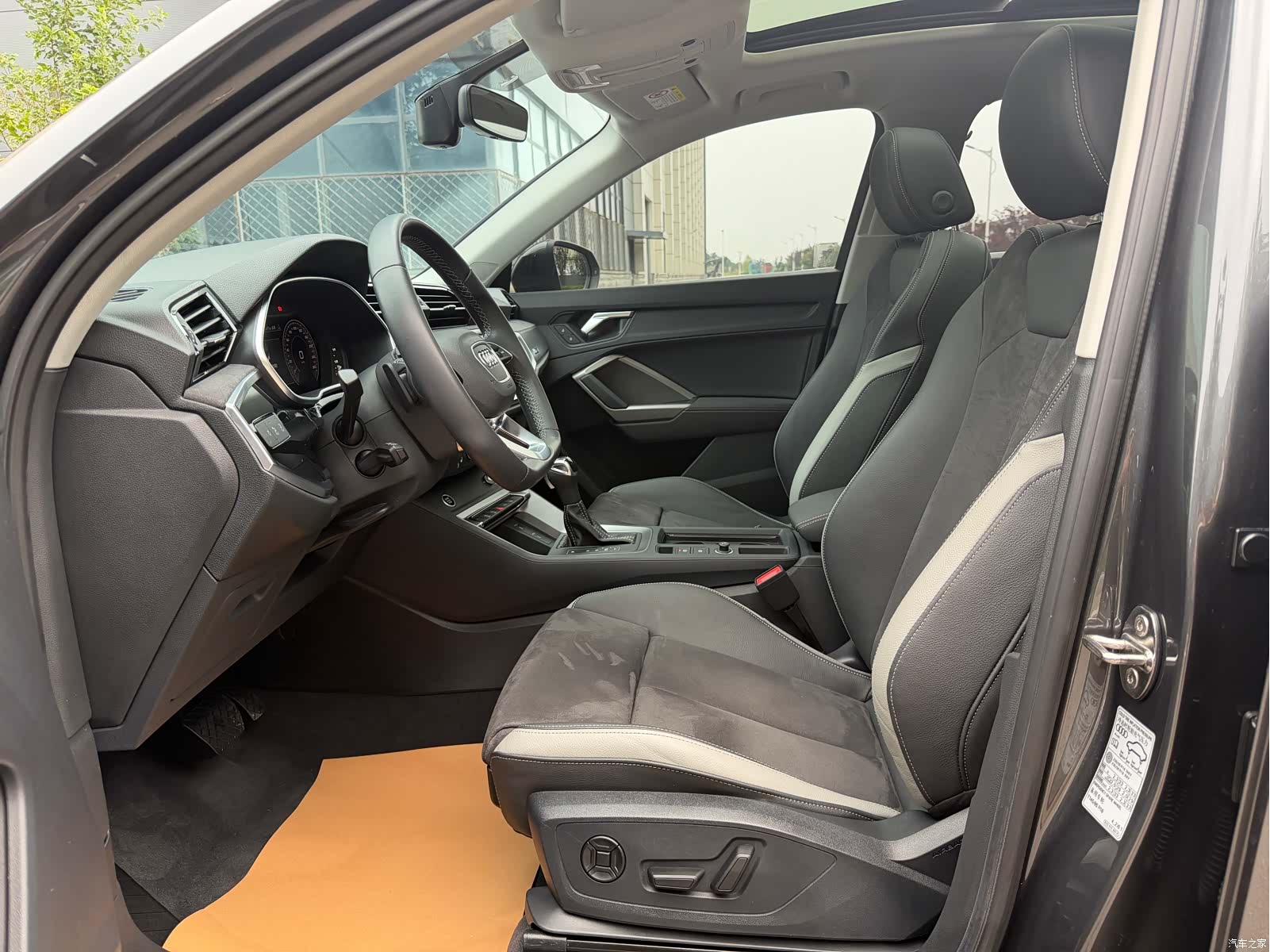 Audi Q3, 2022 4
