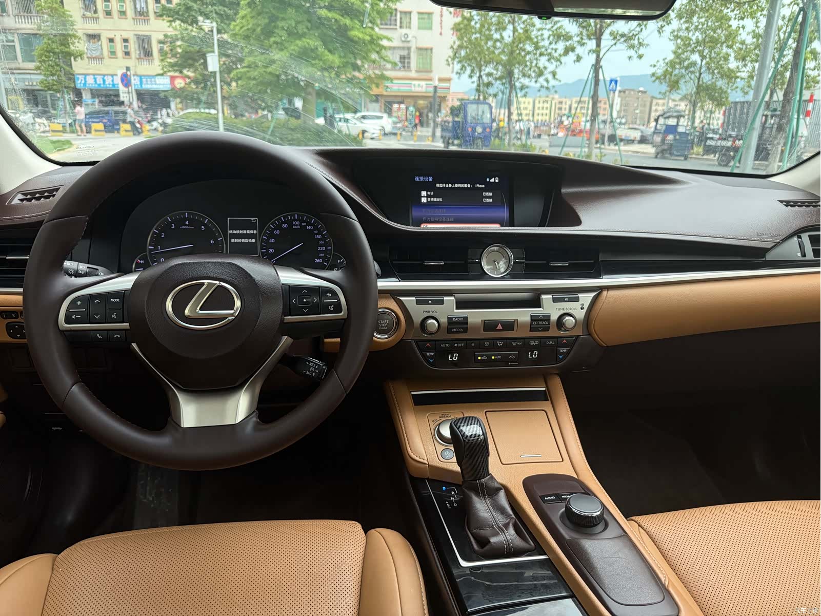 Lexus ES, 2017 13