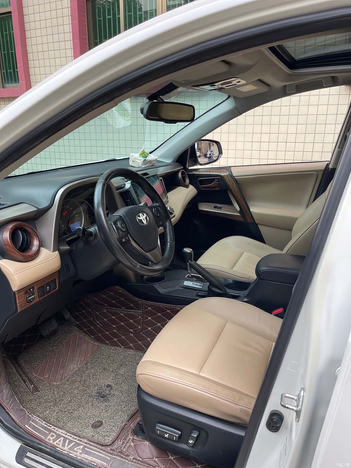 Toyota RAV4, 2014 7