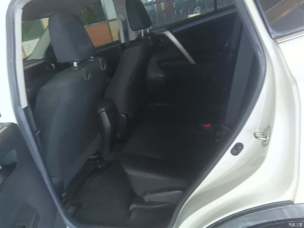 Toyota RAV4, 2015 17