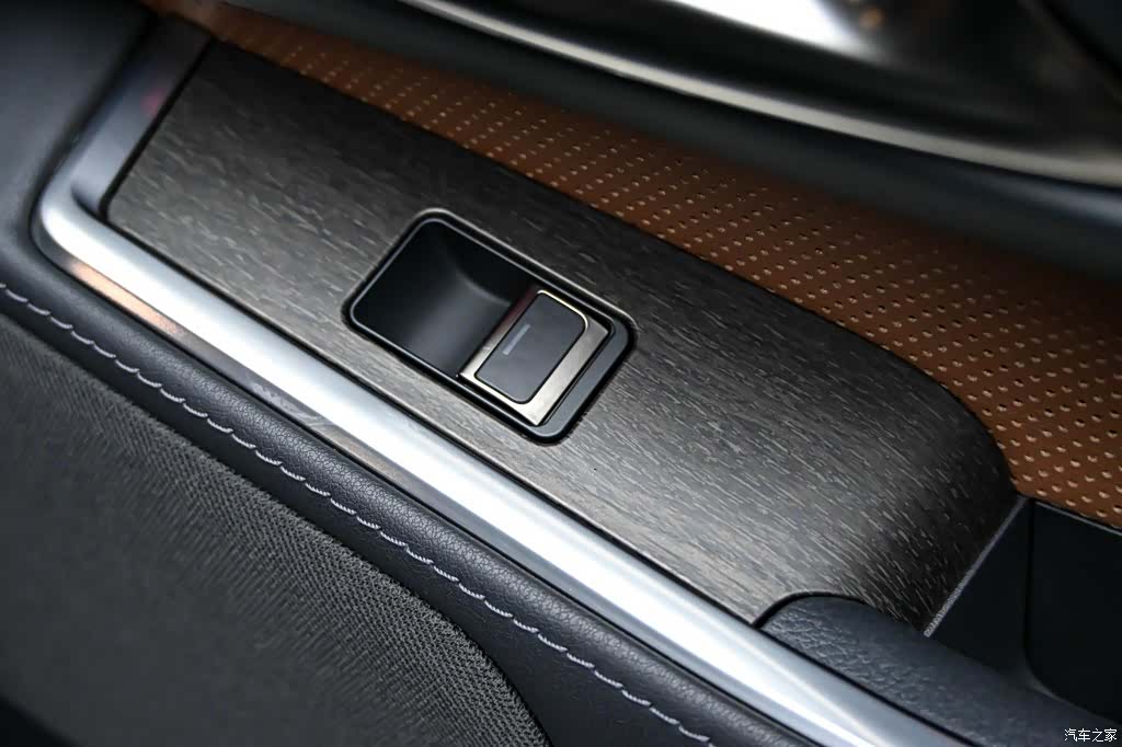 Lexus GX, 2025 26