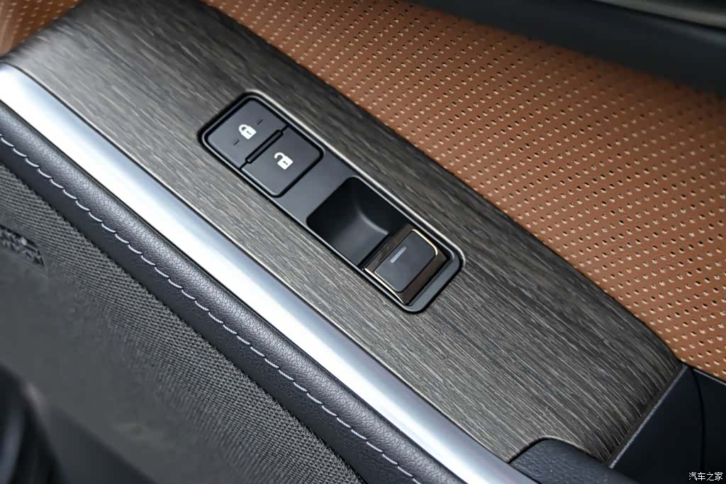 Lexus GX, 2025 29