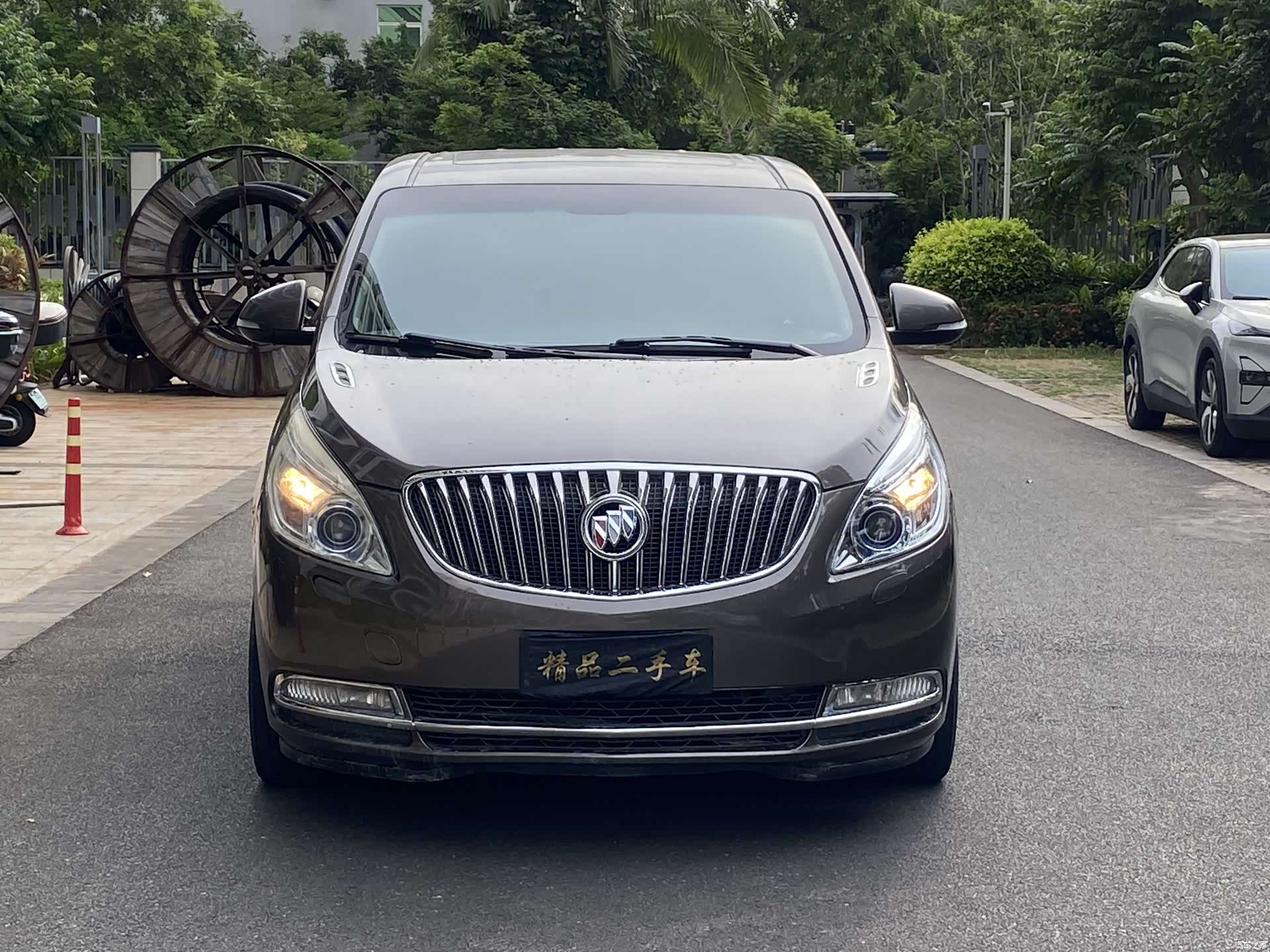 Buick GL8, 2016 12