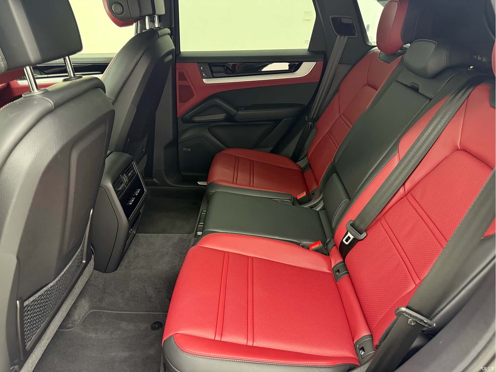 Porsche Cayenne, 2025 14