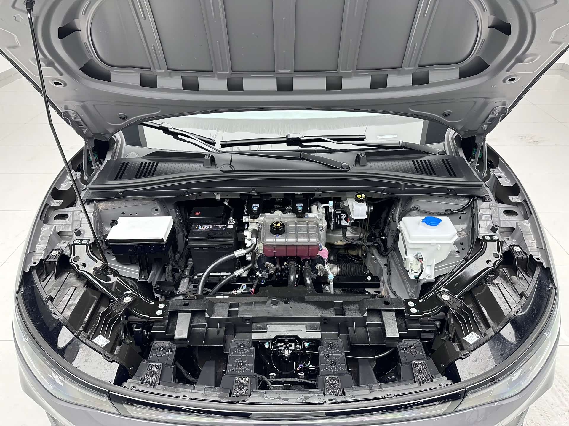 Leapmotor Lafa5, 2025 19