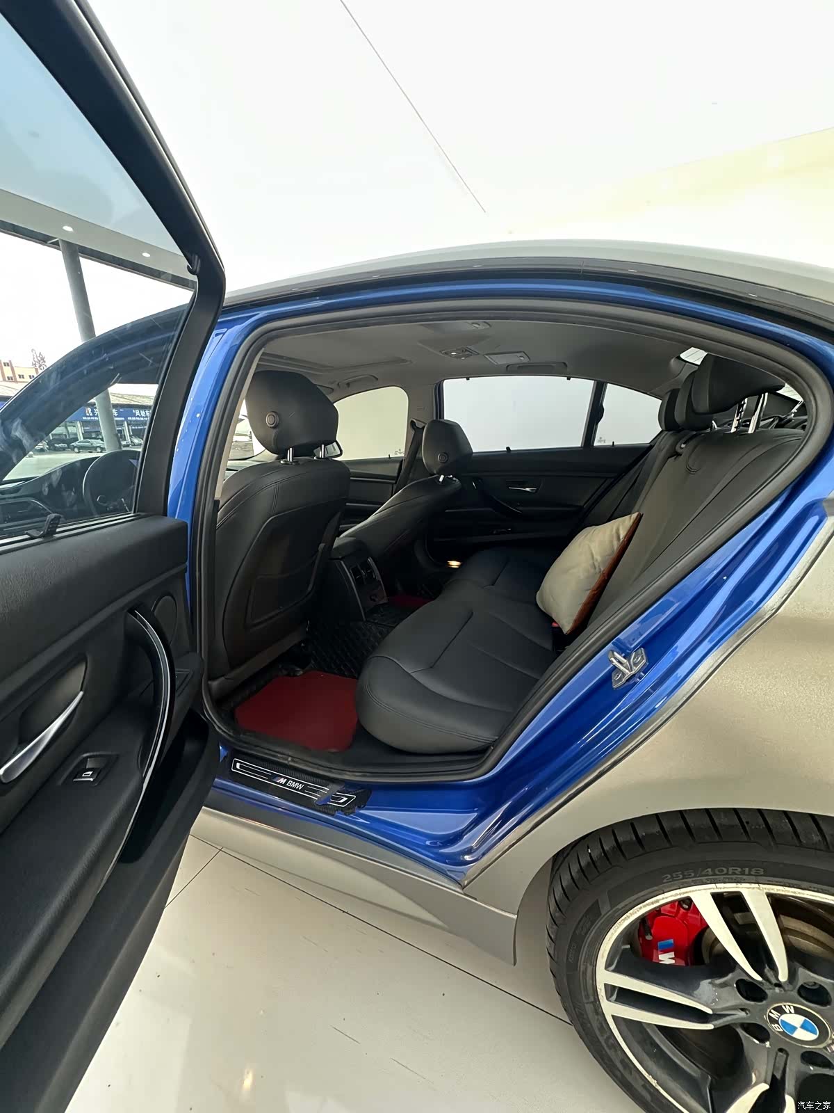 BMW 3 Series, 2018 все фото