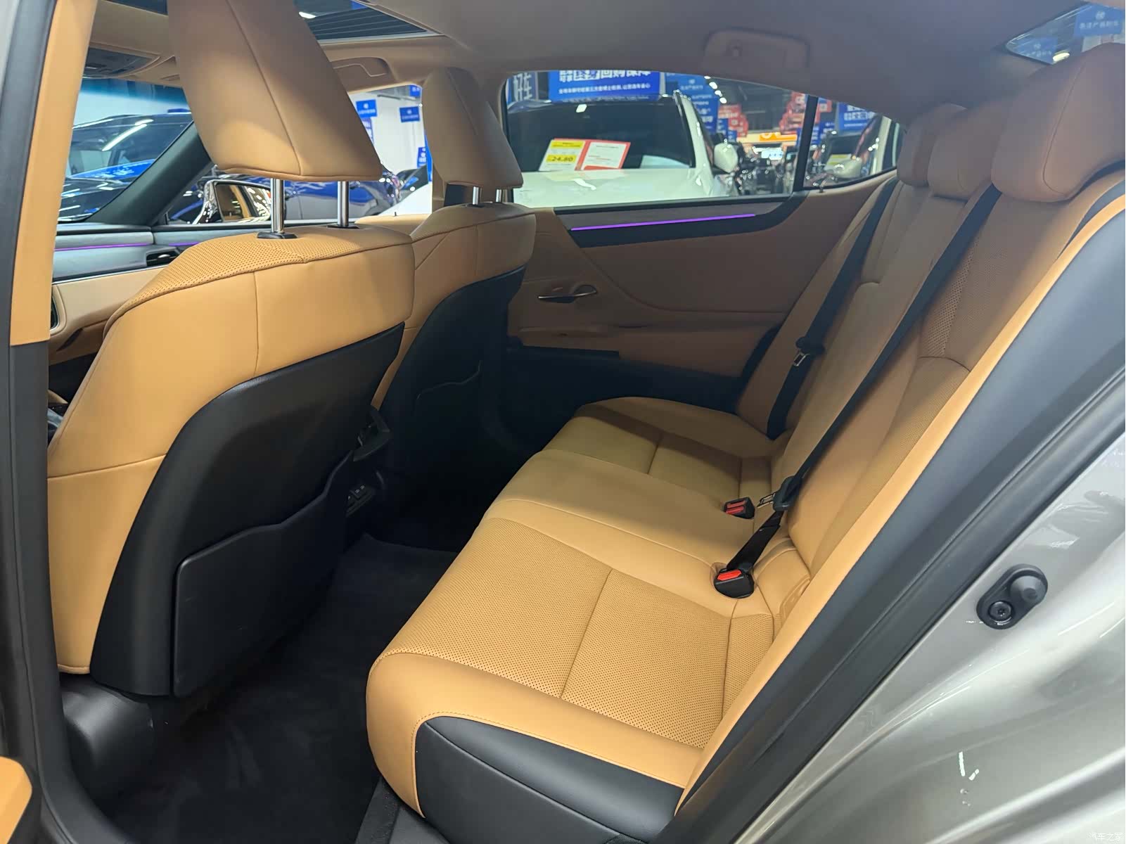 Lexus ES, 2025 9