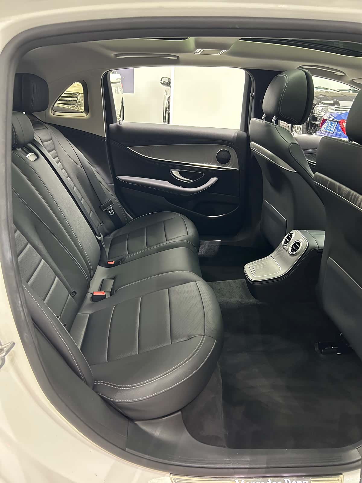 Mercedes-Benz E-Class, 2022 12