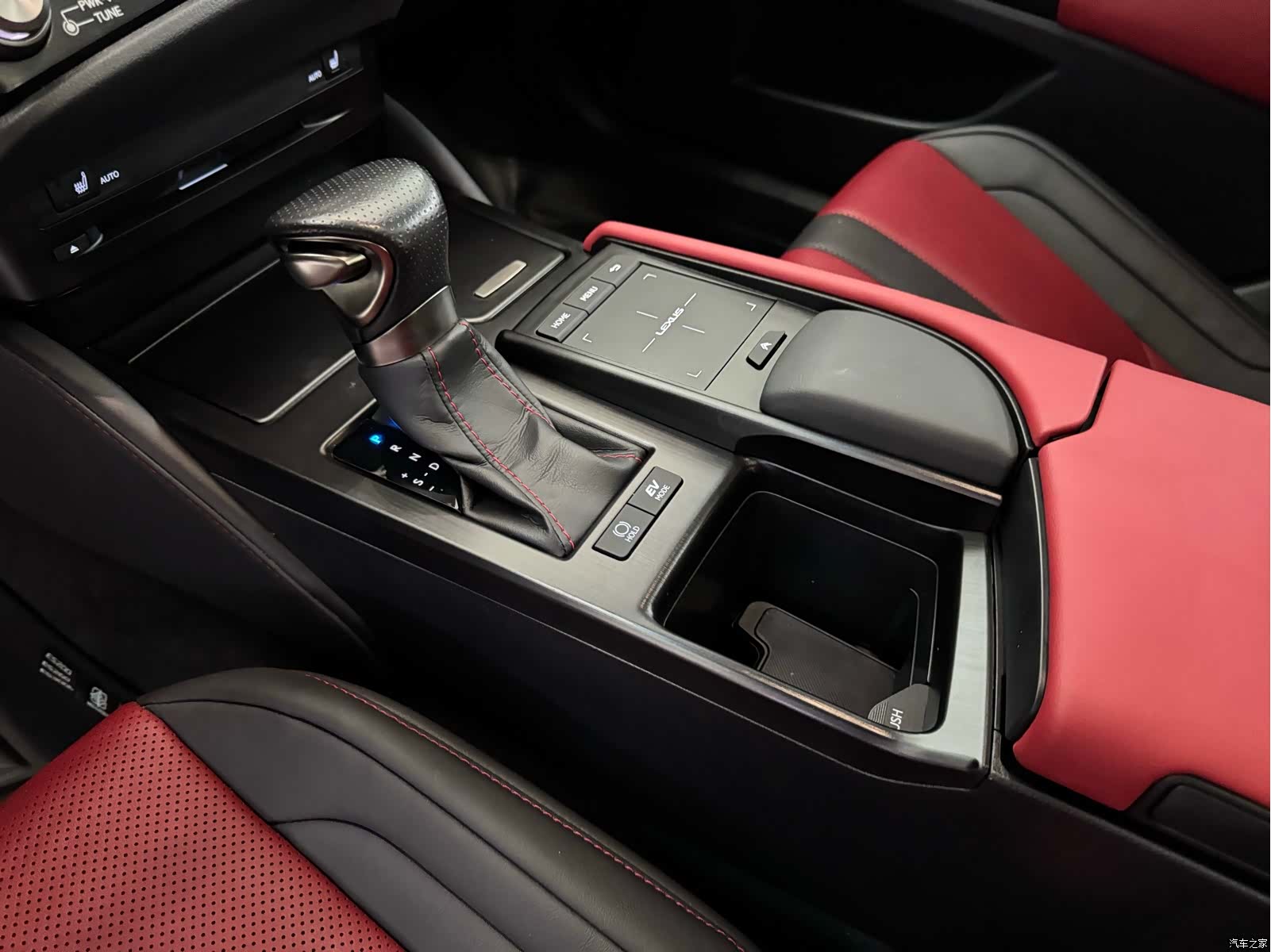 Lexus ES, 2022 13