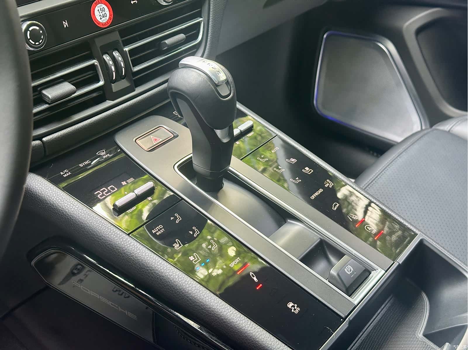 Porsche Macan, 2023 12