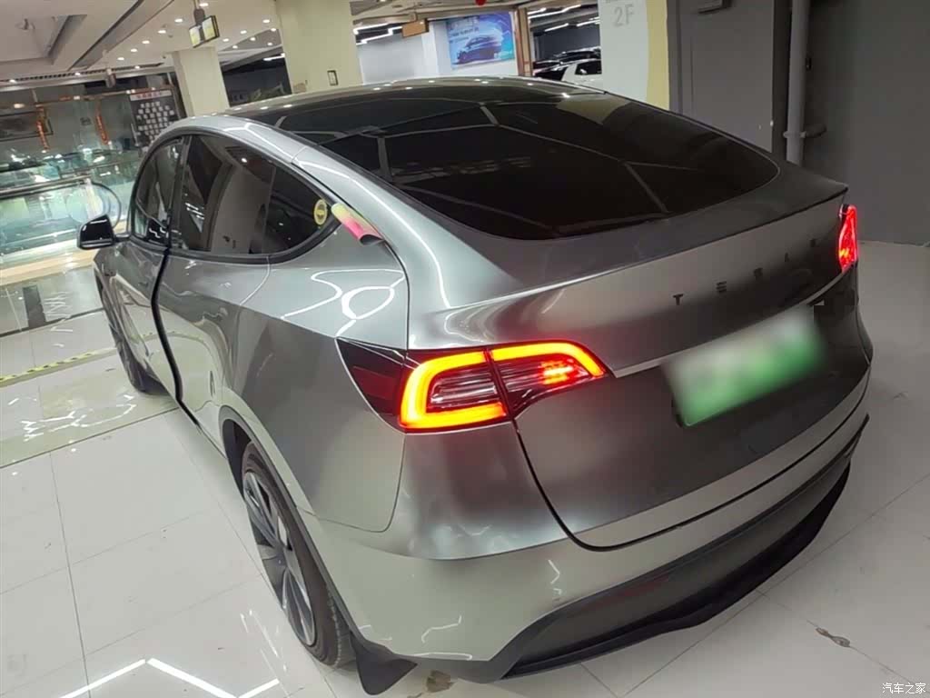 Tesla Model Y, 2022 все фото