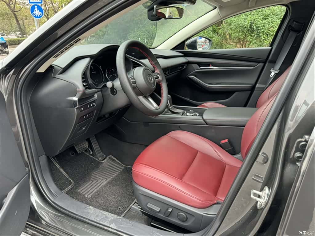Mazda Mazda3, 2024 17