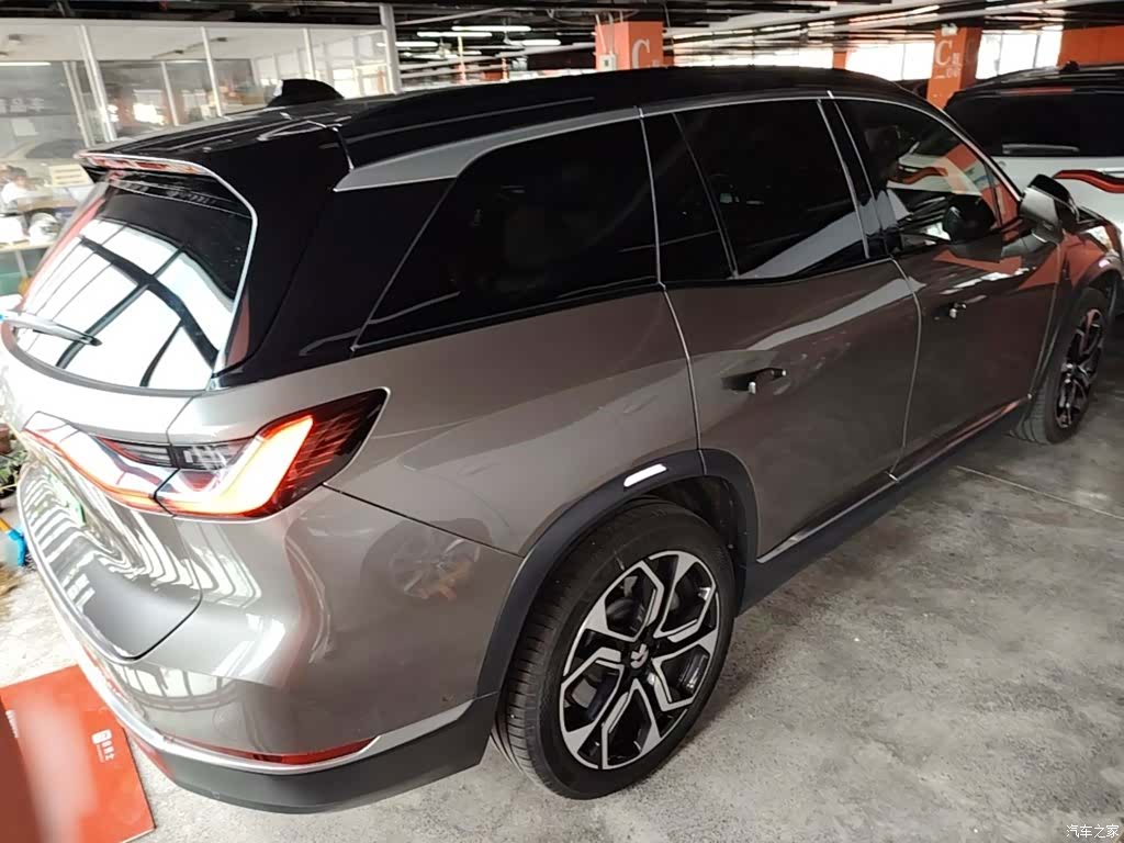 NIO ES8, 2021 7