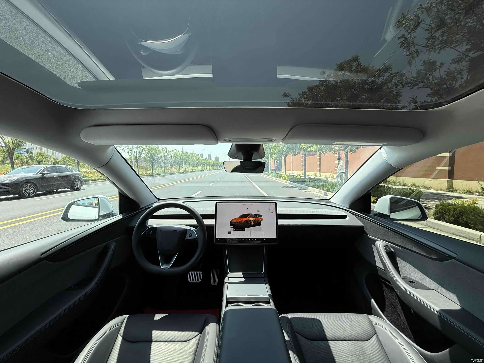 Tesla Model Y, 2025 все фото