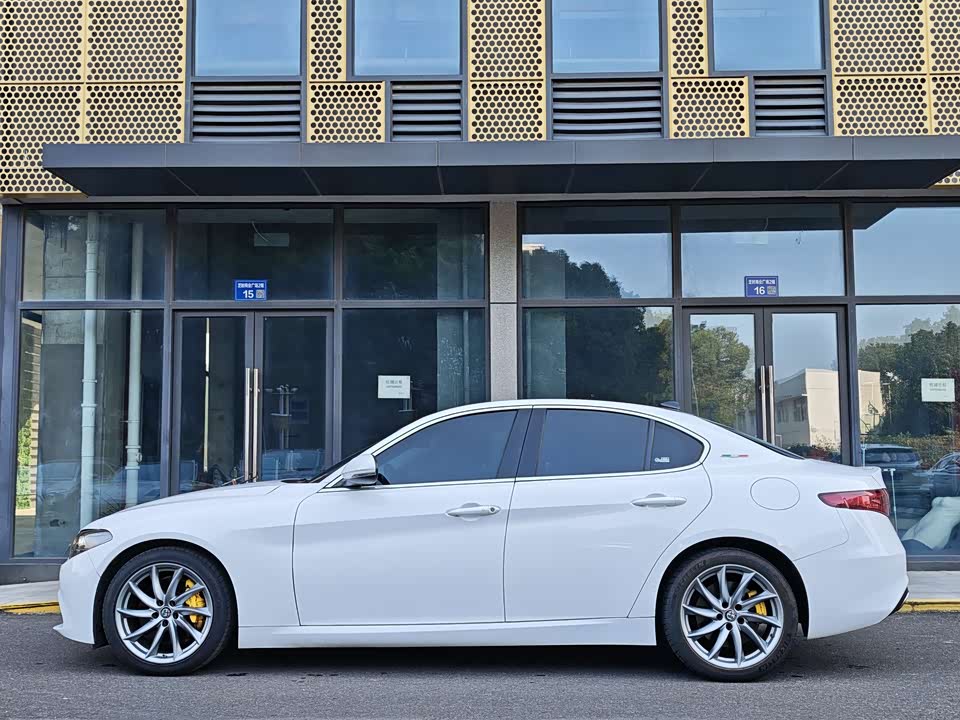 Alfa Romeo Giulia