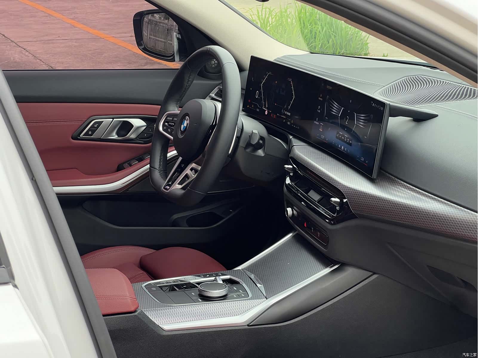 BMW 3 Series, 2024 10