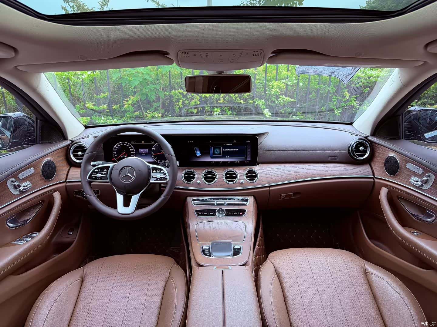 Mercedes-Benz E-Class, 2020 3