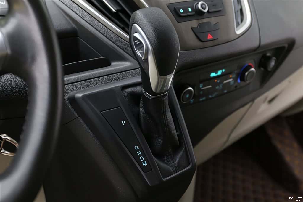 Ford Tourneo, 2021 13