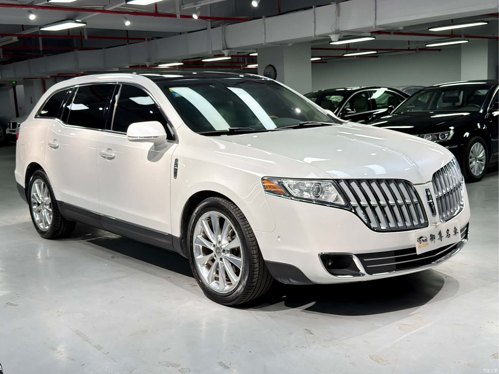 Lincoln MKT, 2011 3
