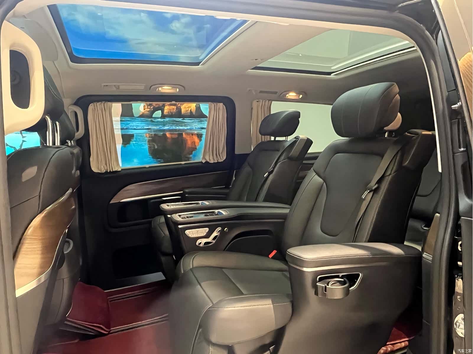 Mercedes-Benz V-Class, 2021 9