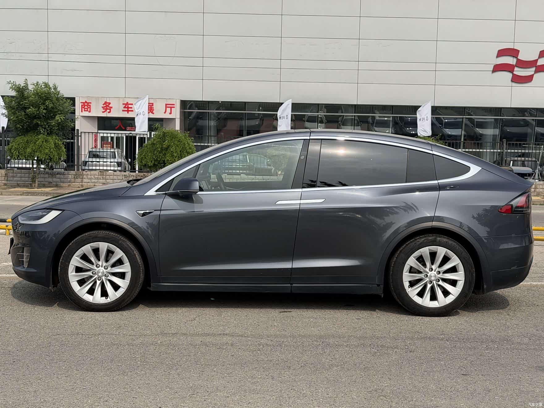 Tesla Model X, 2017 8