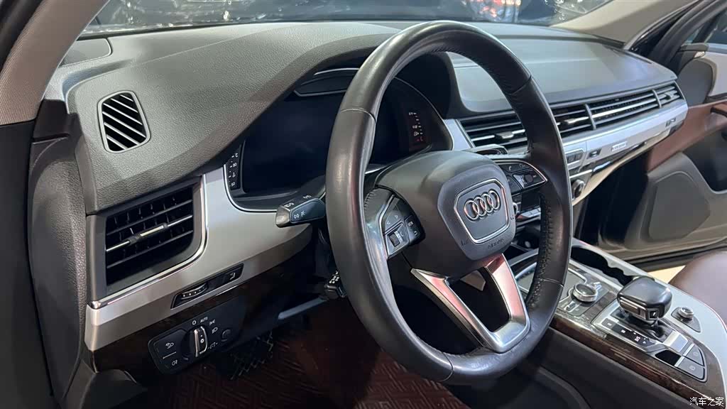 Audi Q7, 2019 8