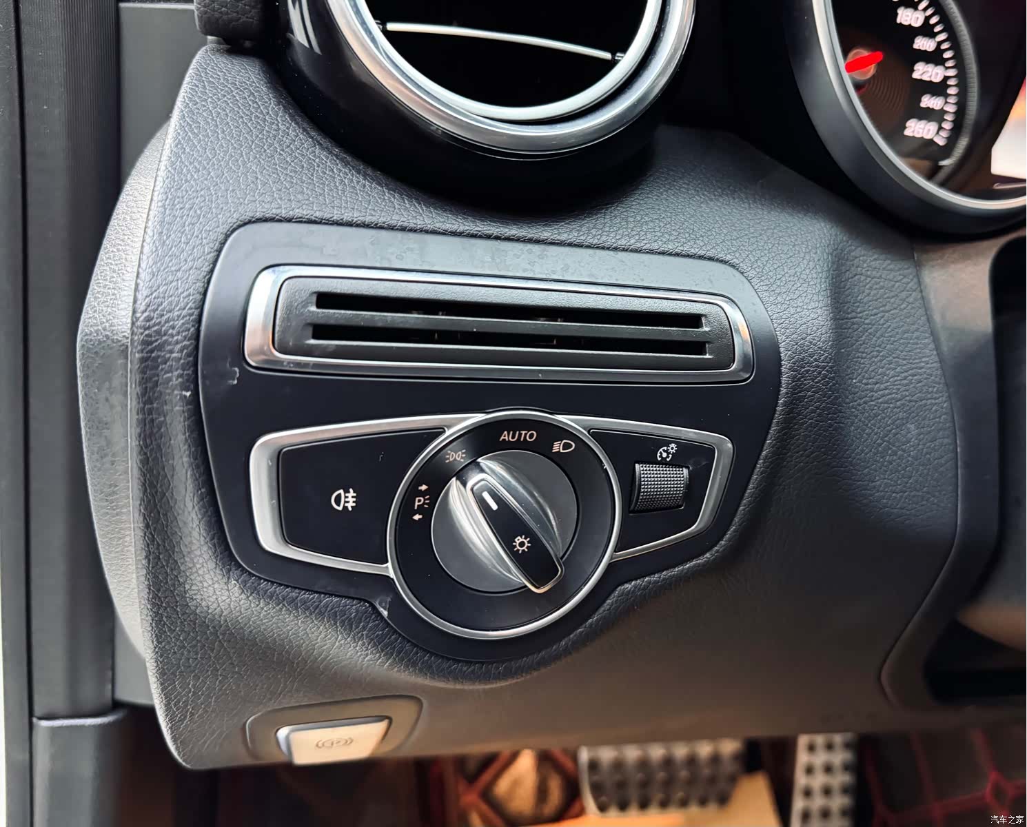 Mercedes-Benz C-Class, 2018 12
