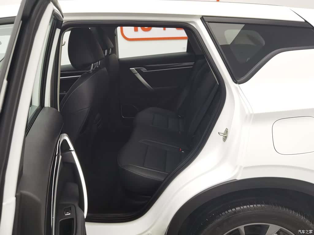 Geely Coolray, 2025 15