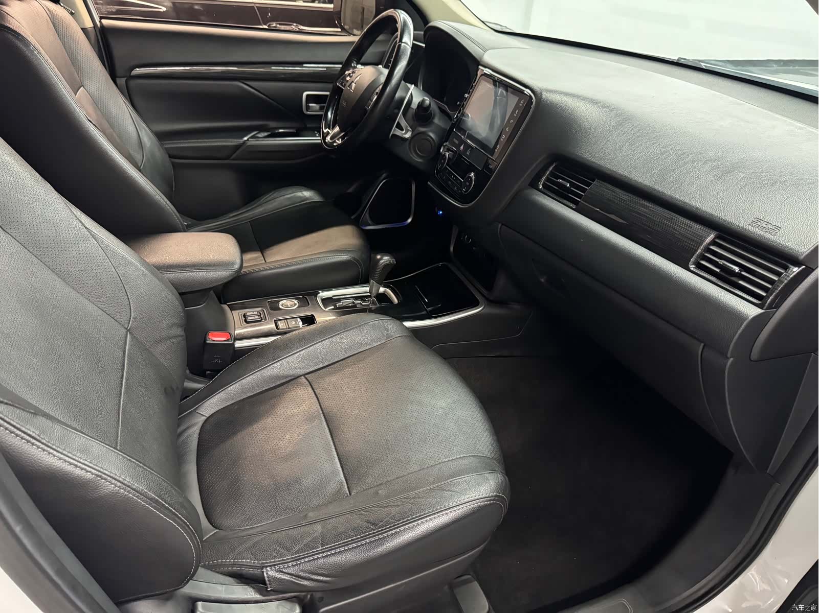Mitsubishi Outlander, 2018 11