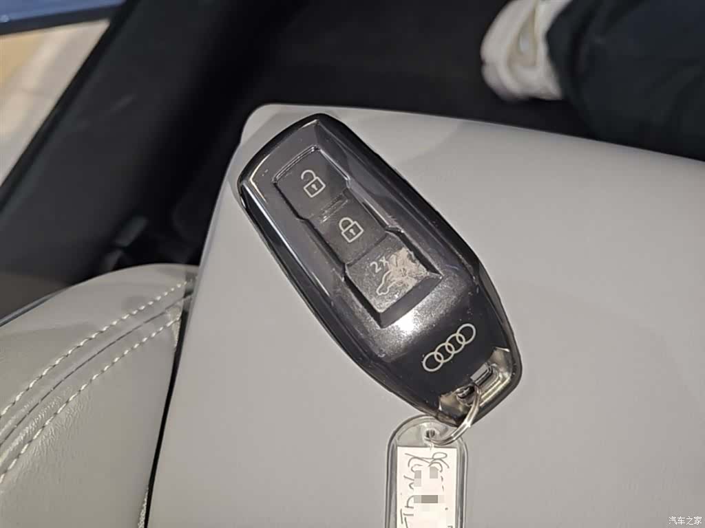 Audi e-tron, 2025 9